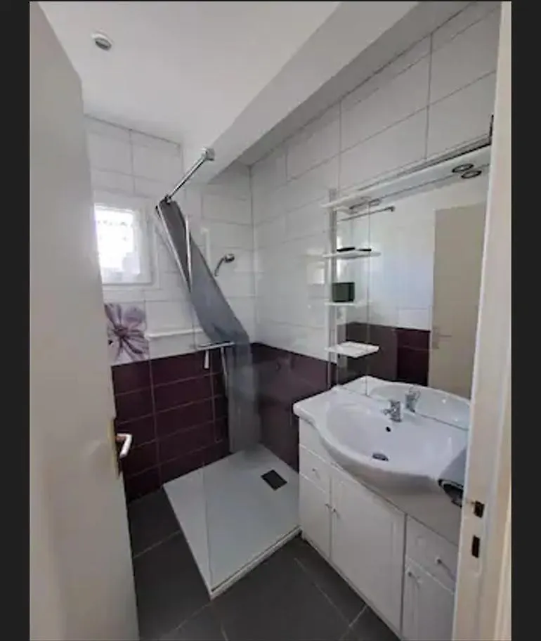 Maison De Vacances A 500M De La Mer Santec Holiday home